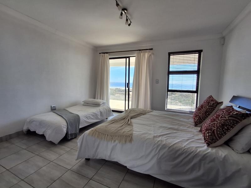 To Let 3 Bedroom Property for Rent in Golden Mile Western Cape